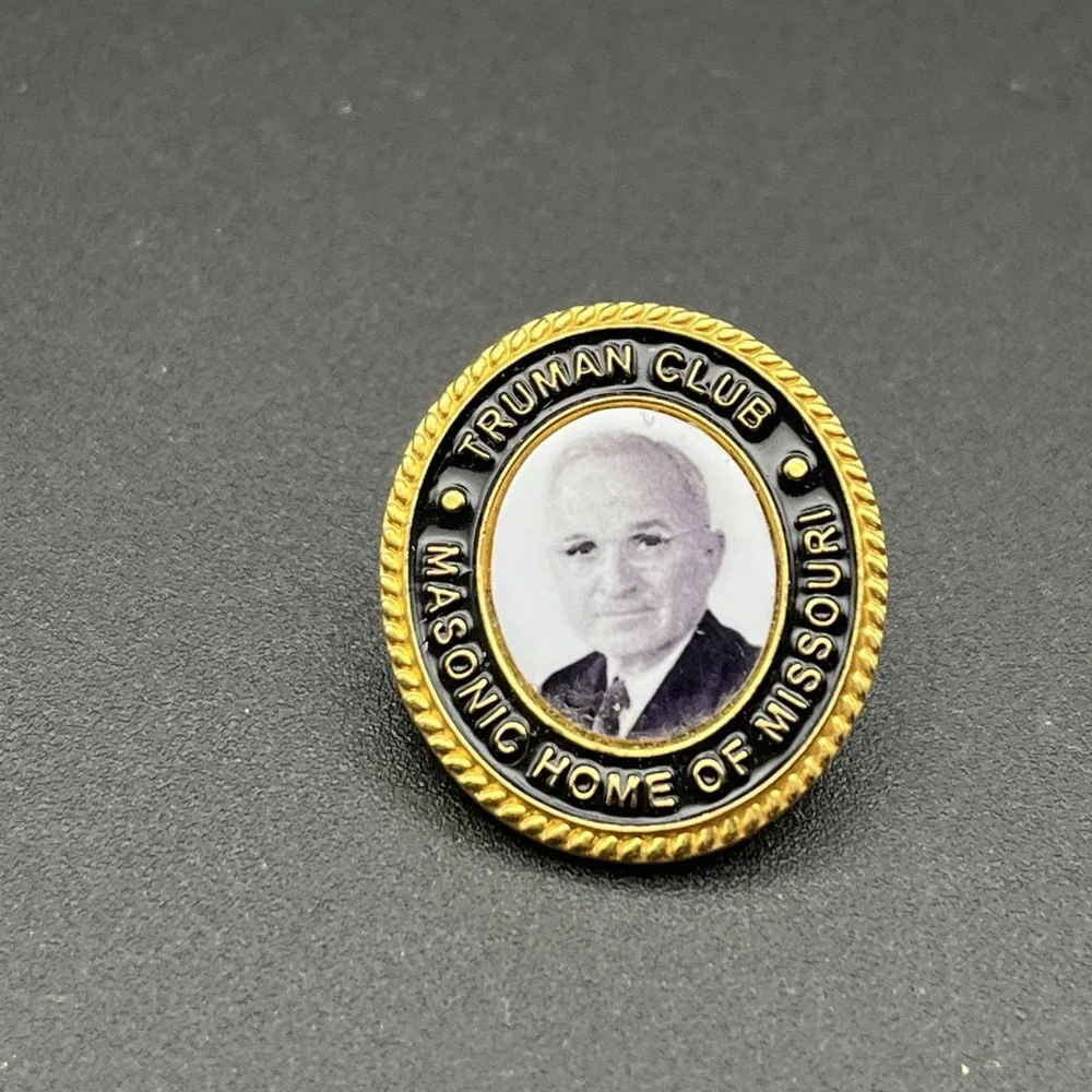 Harry S. Truman Club‎ Masonic Home Of Missouri Lapel Hat Pin